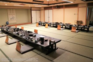 宴会場内部のようす。畳敷きになっている。