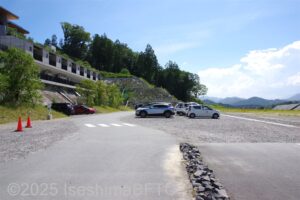旅籠ヴィソンの駐車場