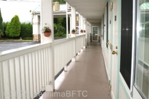 客室前の半屋外の廊下