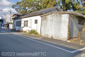 道路沿いの駐車場