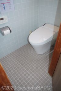 トイレ付き和室　トイレ