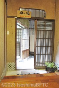 男性用浴場への通路