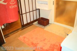 女性用浴場脱衣所のようす