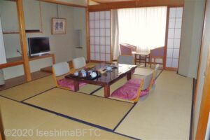 和室のようす。10畳の広さあり。