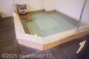 女性用大浴場　浴槽のようす