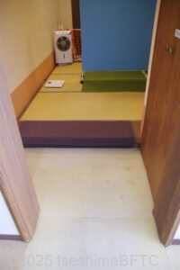 貸切風呂入口の上がりかまち