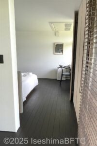ヴィラ4　リビングからベッドルームへの入口