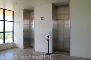 10階～5階エレベーター外観
