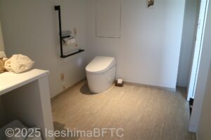 809号室　便器まわりのようす