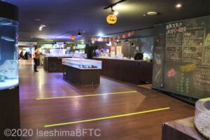 「ふれあい魚館」エリアのようす