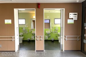 車いす対応トイレ入口