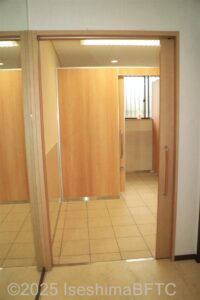 お伊勢まいり資料館車いす対応トイレ入口