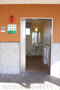 宮川堤公園公衆トイレ　入口
