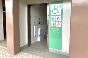 二見興玉神社　車いす対応トイレ入口