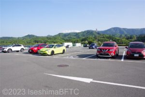 広い駐車場