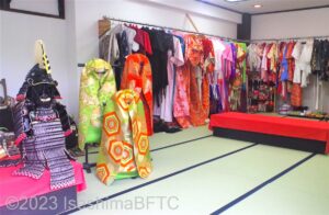 変身写真館　内部のようす