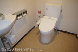 男性用脱衣所内トイレ
