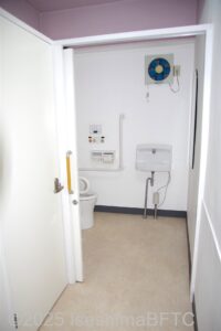 1階女性用車いす対応トイレ入口