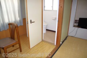 桜の間トイレ入口