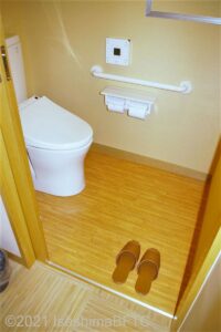 328号室　トイレ内部