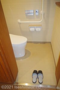 男性用大浴場　脱衣所トイレ
