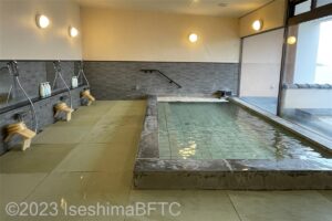 男性用大浴場　浴室のようす