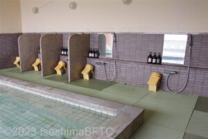 女性用大浴場　洗い場のようす
