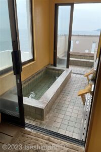 貸切風呂　浴室入口
