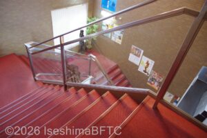 階段を2階から見下ろしたところ