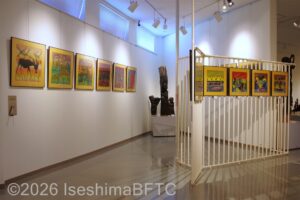 2階　ティンガティンガ派の絵画の展示