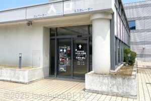 屋上から館内への入口