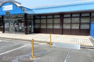 めおと横丁入口