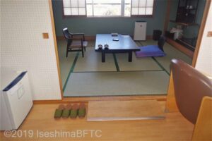 洋室から続く和室のようす。3センチの段差があるが、スロープで解消されている。