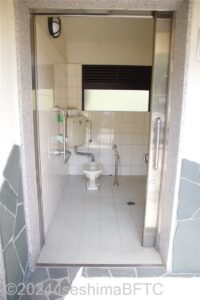 南伊勢エコパーク　車いす対応トイレ入口