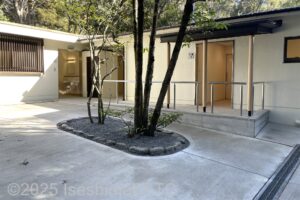 御厩（みうまや）横トイレ棟