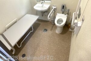 御厩（みうまや）横車いす対応トイレ