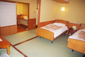 209号室　ベッド側から洗面・トイレ方向をみたところ