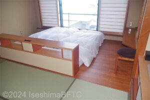 506号室　ベッドまわりのようす