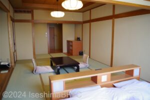 506号室　窓側から室内をみたところ