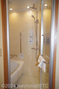 506号室　浴室のようす