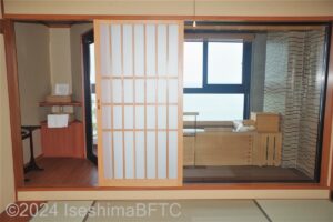 展望風呂付き和洋室　窓際の展望風呂