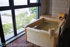 展望風呂付き和洋室　展望風呂のようす