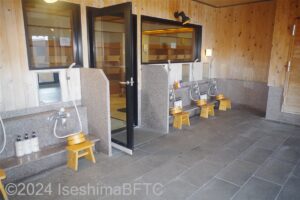 大浴場「清渚（せいちょ）」洗い場のようす