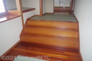 2階・3階廊下の階段