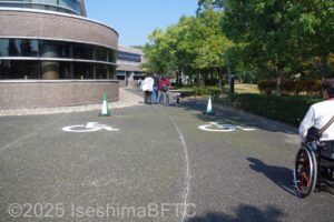 おもいやり駐車場2台分