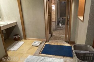 「甘露の湯」浴室入口