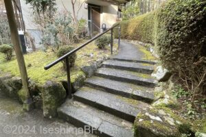 ペットOK離れ「伊吹」への階段