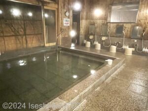 「甘露の湯」浴室内のようす
