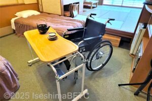 ベッド用テーブル