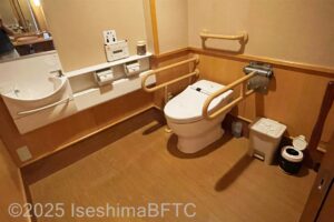 415号室　トイレ内部